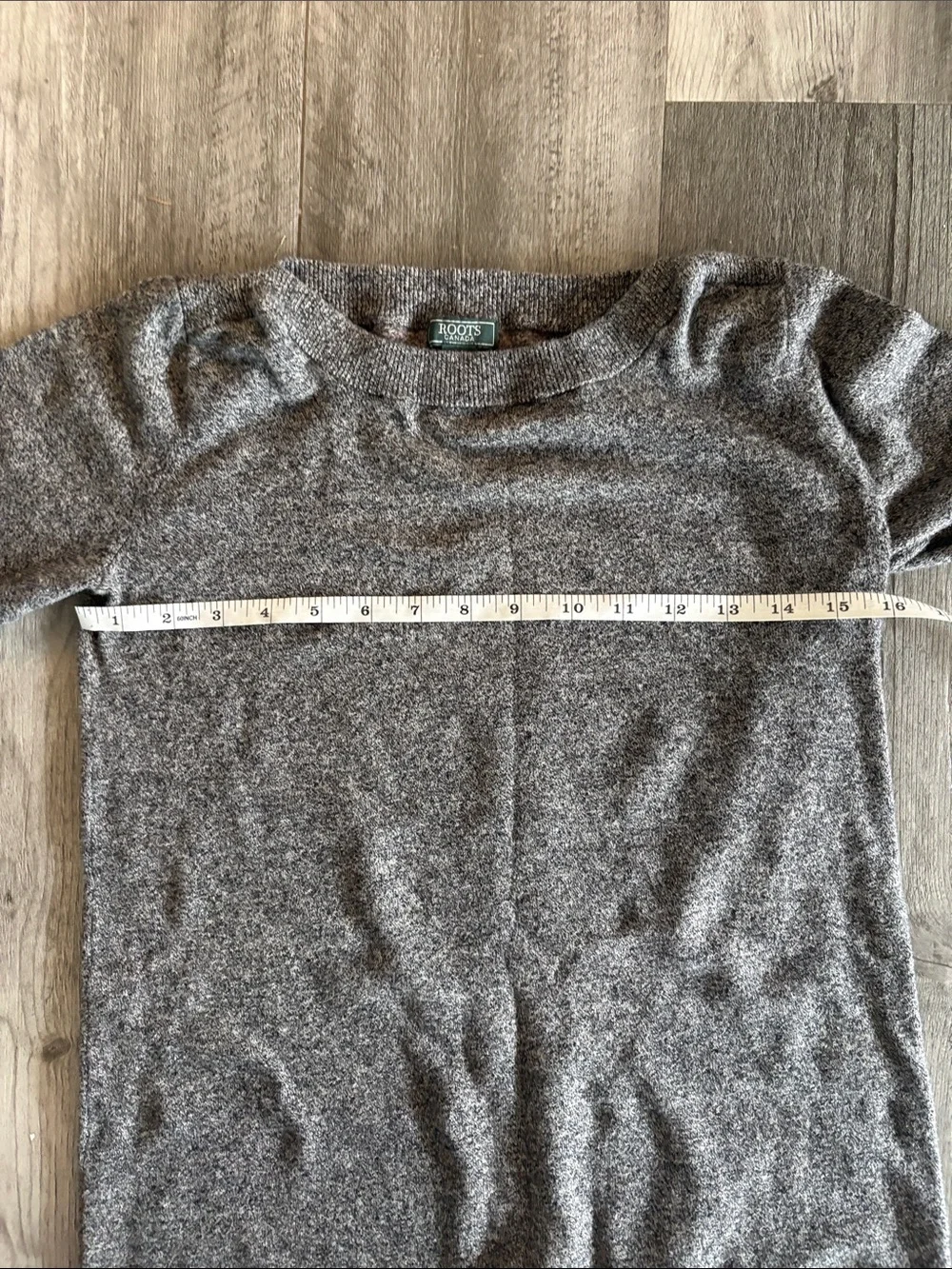 Women’s Roots Canada Cabin Sweater w/ Red Stripe Detail - EUC, Size Small